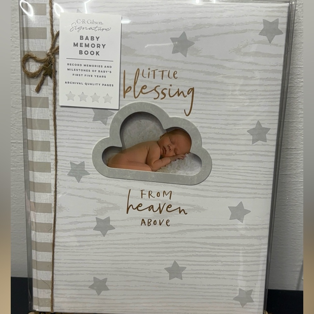 Baby Memory Book - Picture 3 of 13